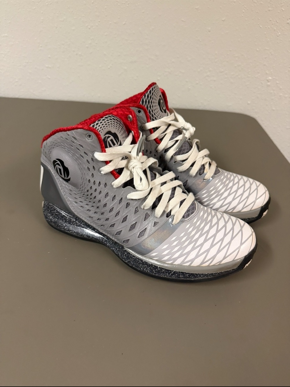 Rare Derek Rose adidas basketball shoes